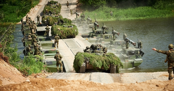 NATO-hadgyakorlat: a németek és az amerikaiak parancsolnak