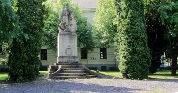 Felújítják Békés városban az I. világháborús emlékművet