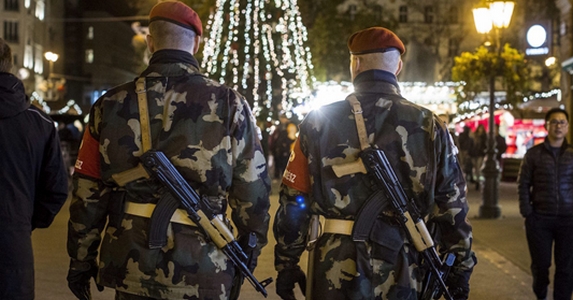 Magyarország: Valójában ki ellen küldenek katonákat az utcára?
