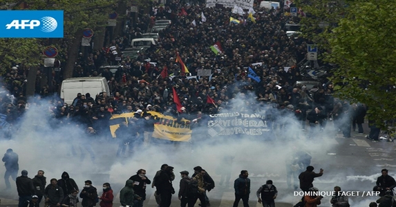 Párizs: utcai harc a munka ünnepe előtt