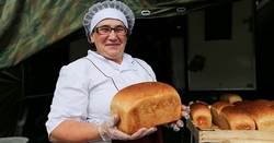 Orosz kenyér a szíriai embereknek