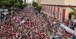 Fiatalok tüntettek a venezuelai forradalom mellett