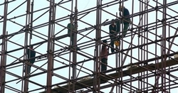 Elégedetlen szerb építőmunkások