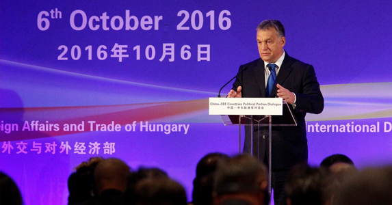 Orbán: Magyarország nem enged a külső nyomásnak