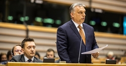 Orbán az EP-ben: méltósággal védte Magyarországot