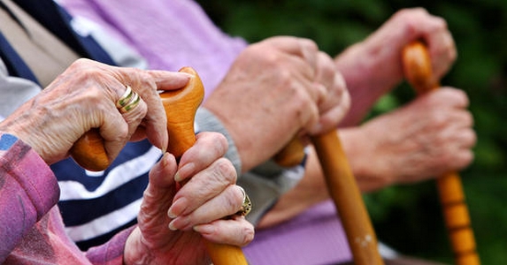 Az idősekről való gondoskodás legyen társadalmi ügy!