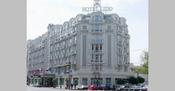 Trumpnak kamatozik a bukaresti Hotel Lido
