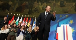 Macron olvasztótégelybe tenné az európai népeket