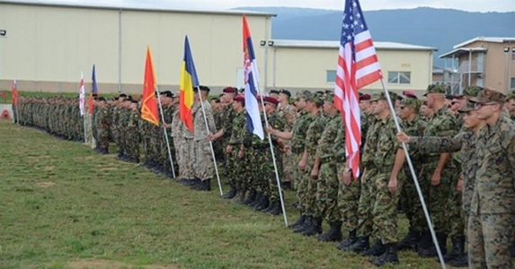 Magyar területen át vonulnak a NATO-csapatok Szerbiába Magyar területen át vonulnak a NATO-csapatok Szerbiába