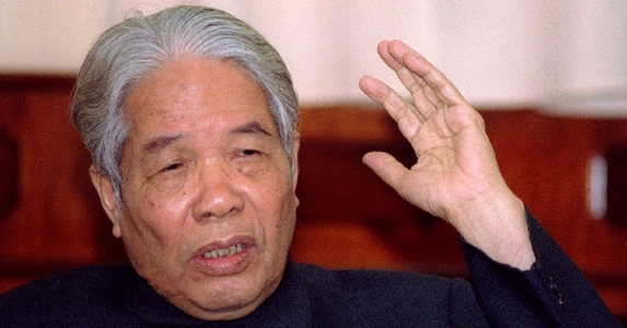 Hanoiban elhunyt Do Muoi, a Vietnami Kommunista Párt egykori főtitkára. A Vietnami Szocialista Köztársaságban nemzeti gyászt rendeltek el. (http://en.nhandan.org.vn) Hanoiban elhunyt Do Muoi, a Vietnami Kommunista Párt egykori főtitkára. A Vietnami Szocialista Köztársaságban nemzeti gyászt rendeltek el. (http://en.nhandan.org.vn)