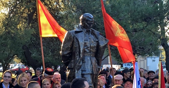 Jobb ma egy Tito-szobor, mint holnap egy forradalom?