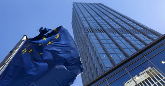 Európai Parlament: a bankok mellett a népek és nemzetek ellen!