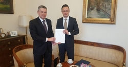Minszkbe megy a magyar külügyminiszter