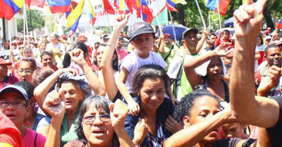Venezuela népe a függetlenség, a bolivári forradalom mellett van.