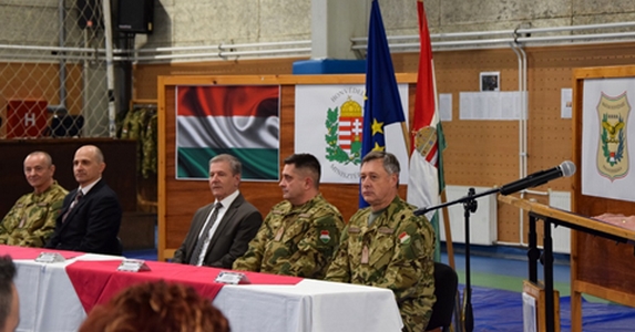 Mit keresnek magyar katonának Boszniában?