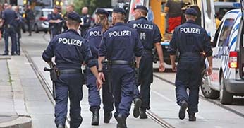 Nem kellenek osztrák rendőrök, van elég magyar! 