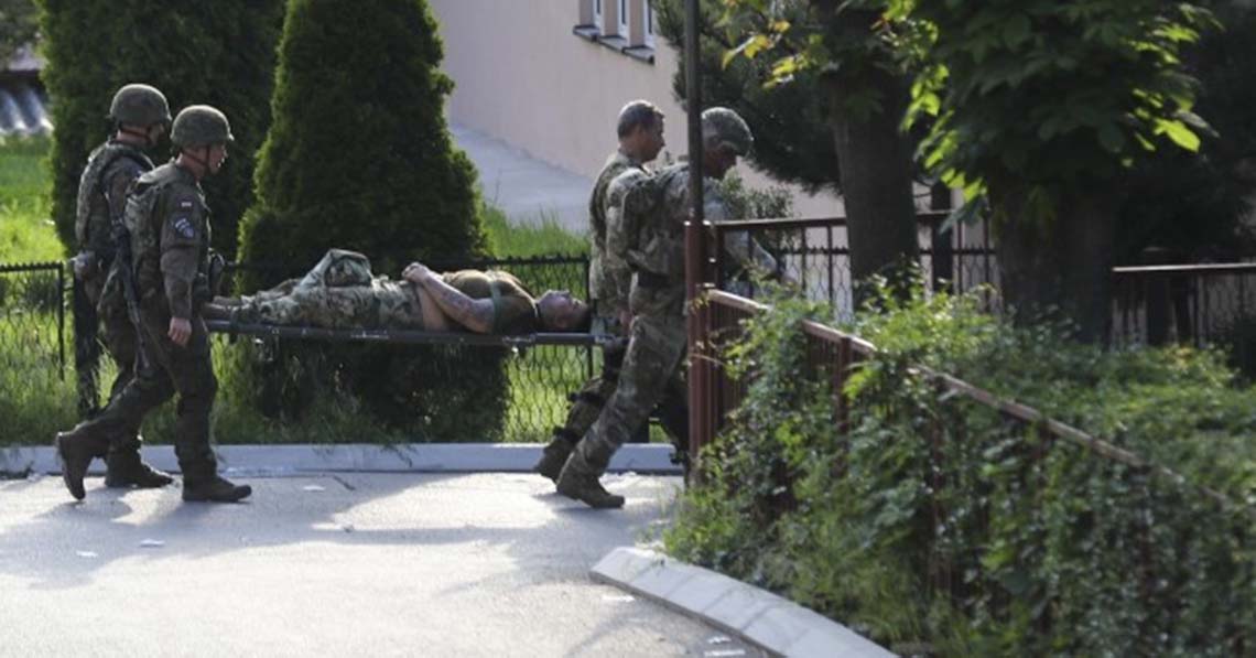 Koszovó: értelmetlenül áldoznak fel magyar katonákat