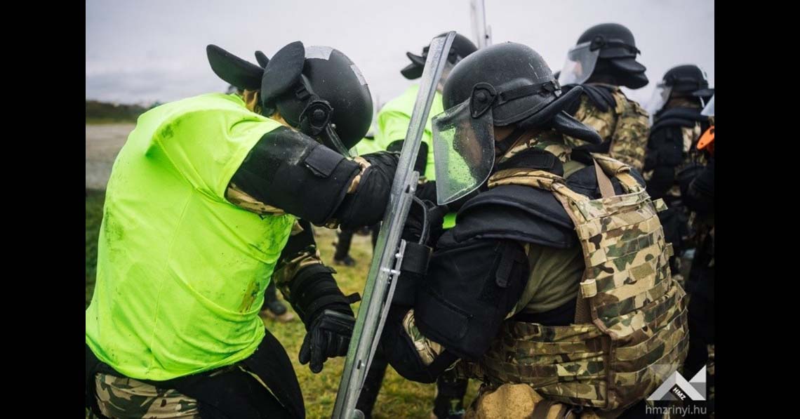 Koszovó: Hozzák haza a magyar katonákat!