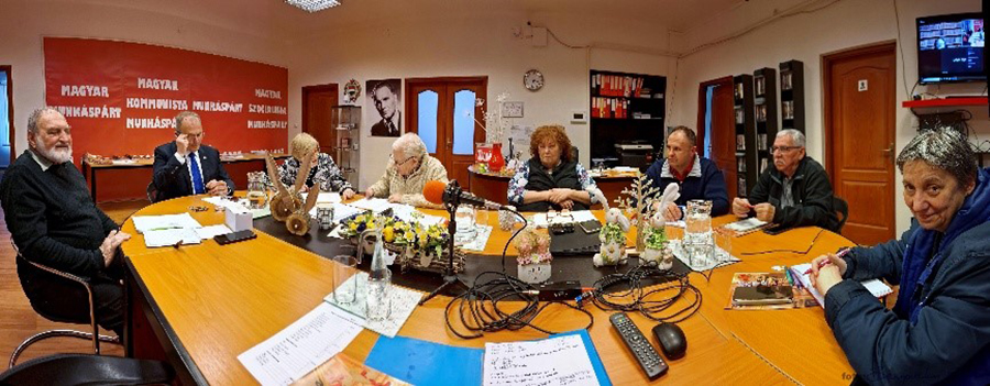 Május elseje: Gyűlés a Kodály köröndön, baráti találkozó a Munkácsy utcában