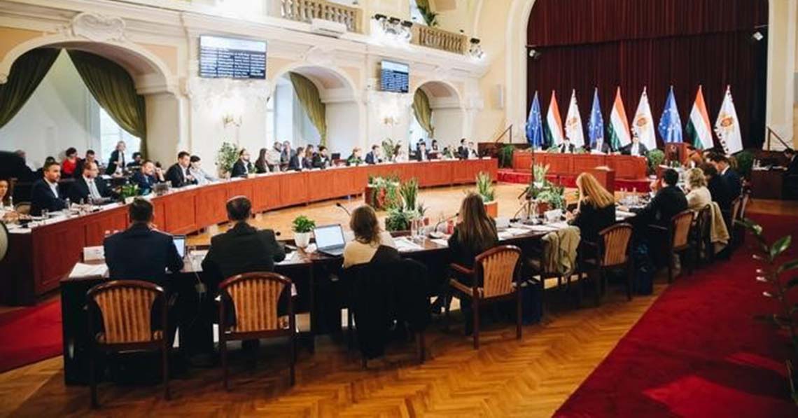 Fővárosi Közgyűlés: dolgozzanak duma helyett!
