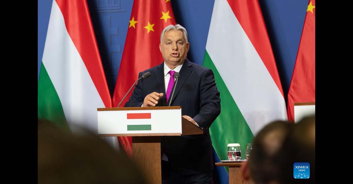 Kína: mentőöv ma, segítség holnap
