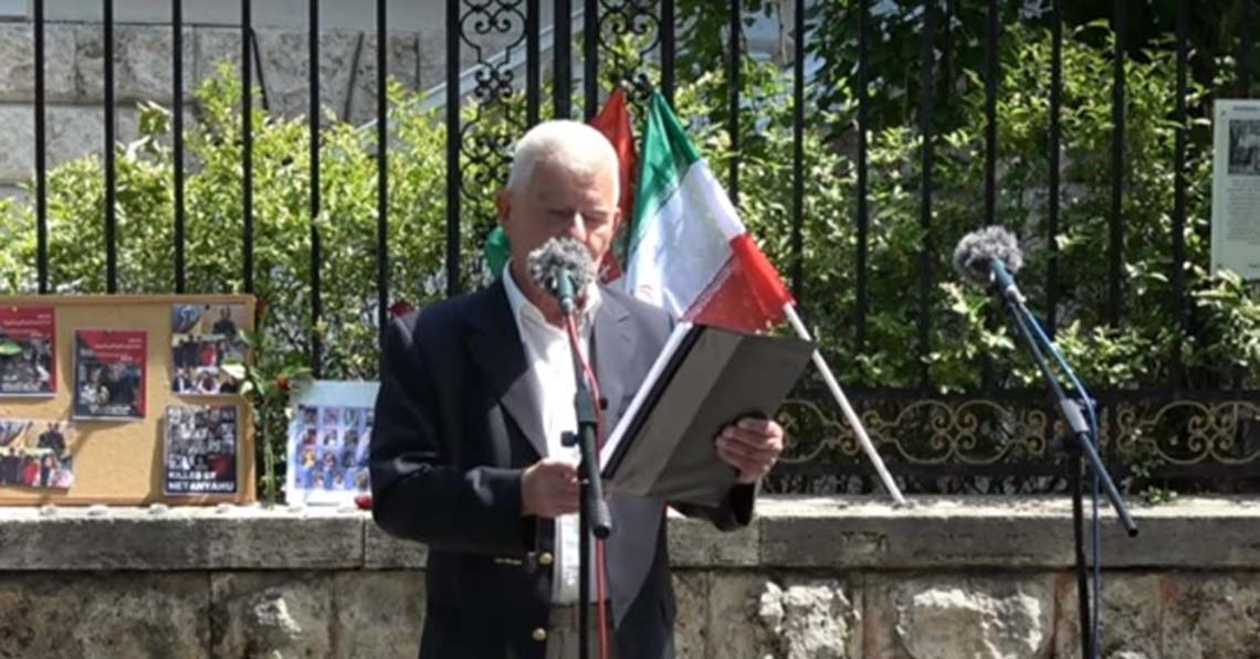 Szolidaritási tüntetés Irán budapesti nagykövetsége előtt