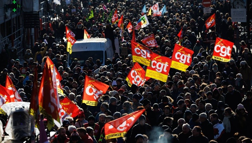 Le Macronnal! Ki az EU-ból!