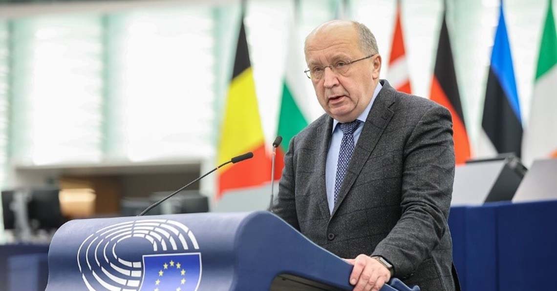 A litván biztos háborút akar