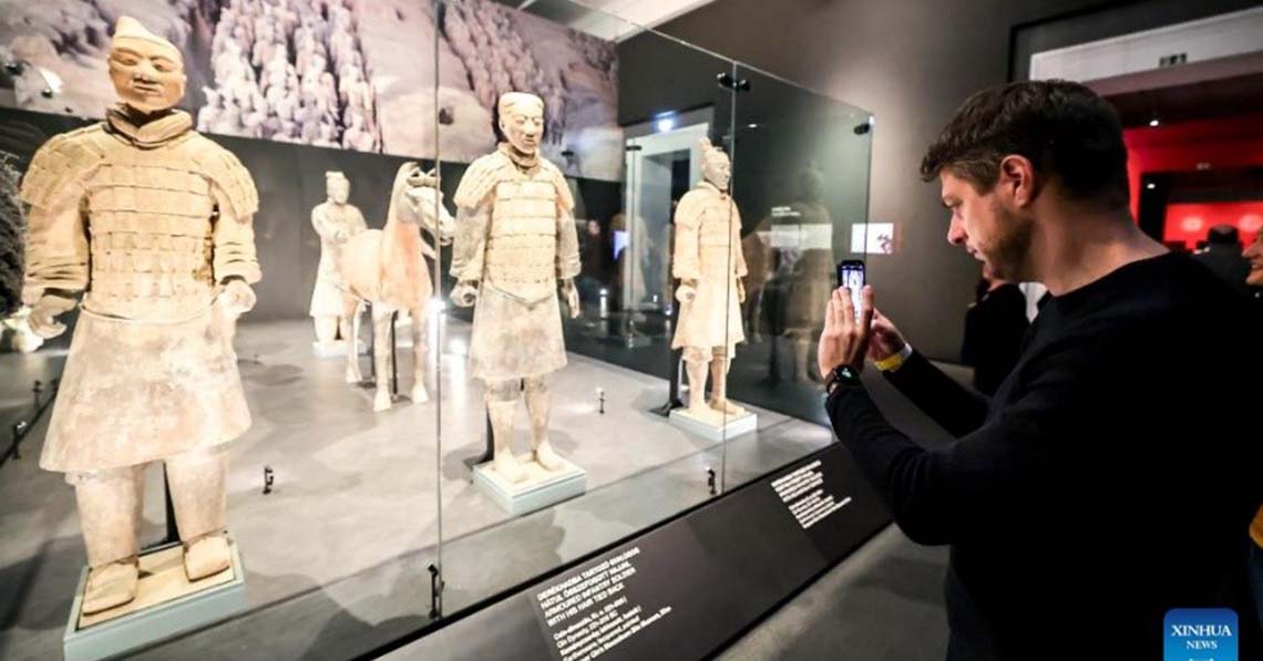 Irány az agyagkatona-kiállítás!