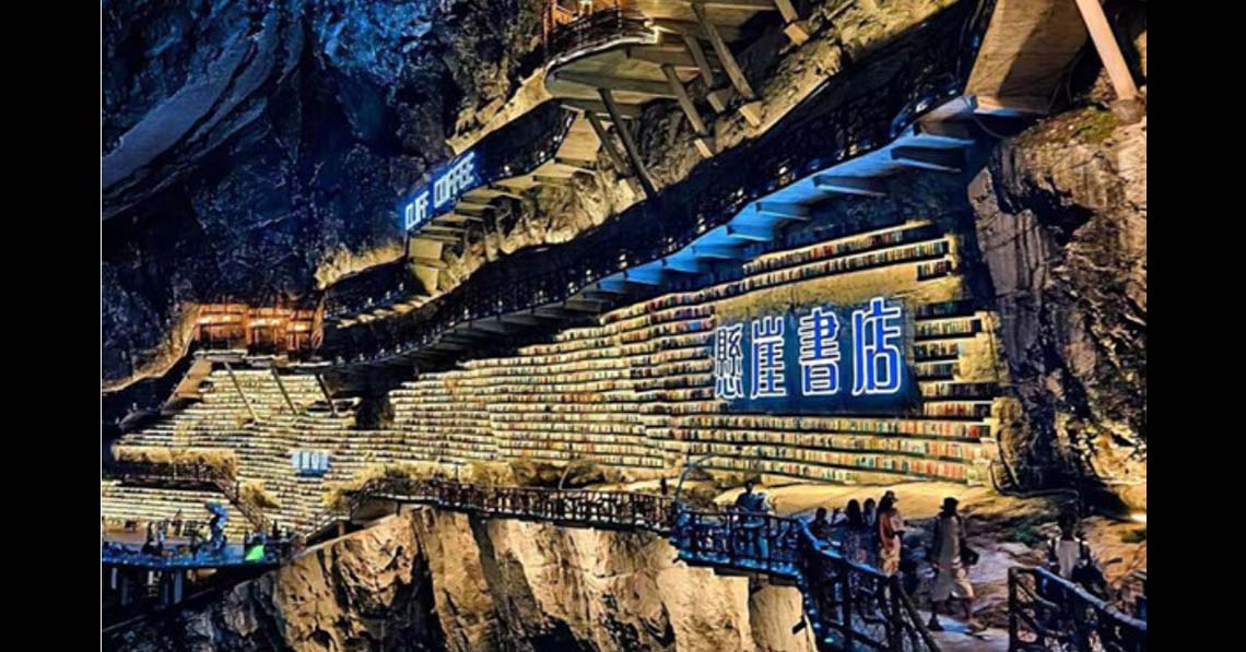 Kína: sziklába vésett könyvesbolt