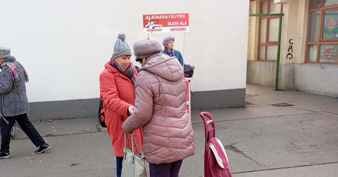 Szolnok: Boldog karácsonyt kíván a Munkáspárt!