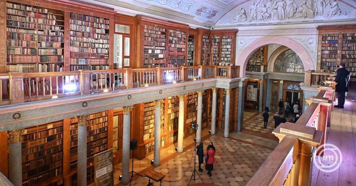 Pannonhalma: az ember győzelme a kenyérbogár felett