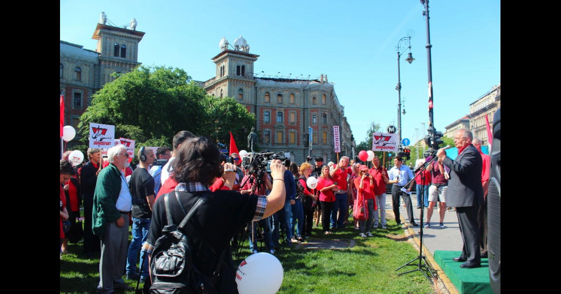 Boldog Május elsejét!