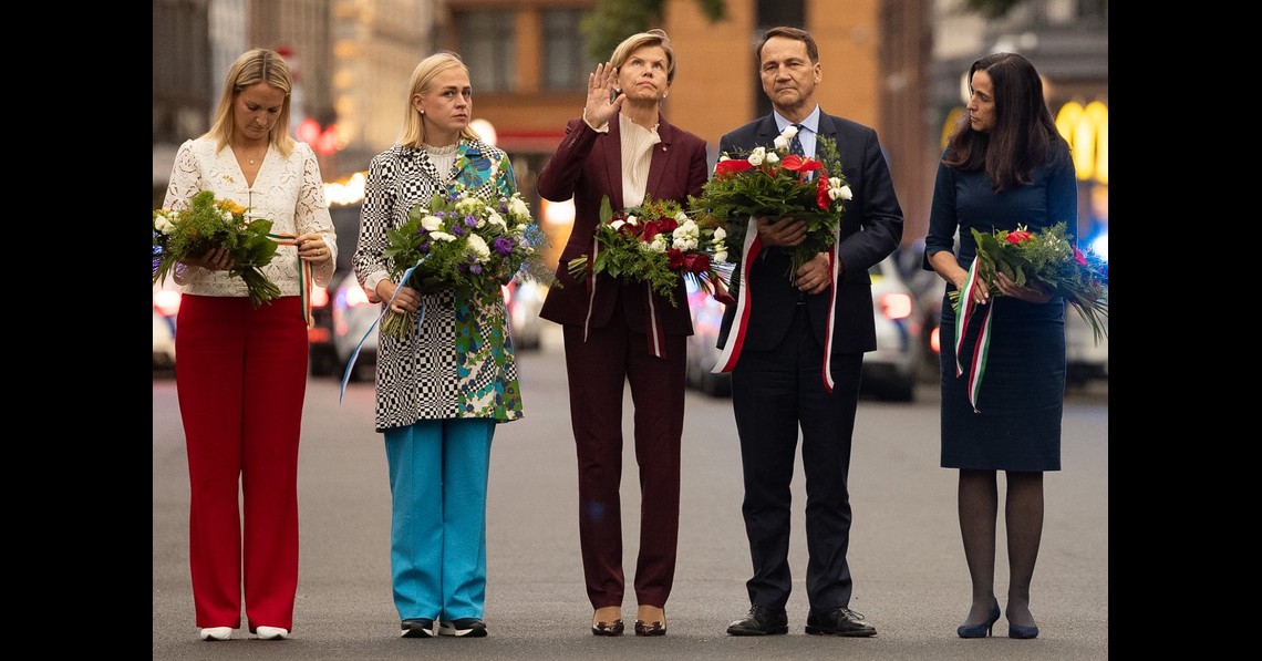Oroszellenes szövetségbe visznek bennünket